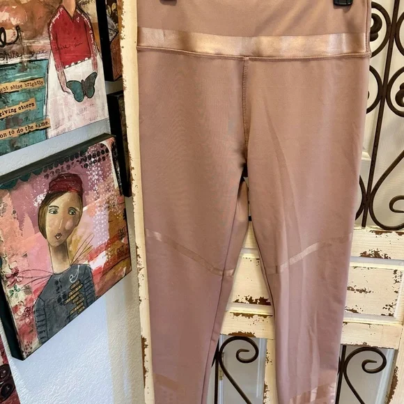 LIKE NEW.  BSP (BETTER SPORTS PERFORMANCE) YOGA PANTS. - Picture 3 of 10